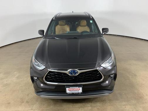 2022 Toyota Highlander Hybrid Platinum