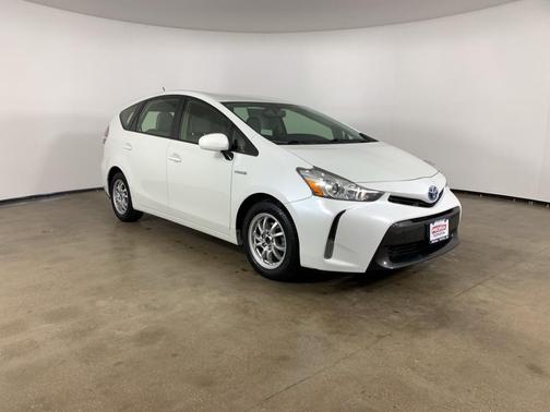 2017 Toyota Prius v Four