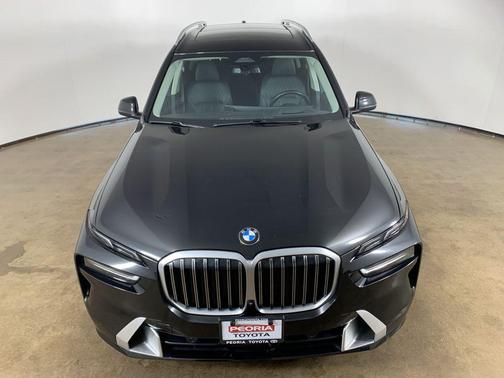 Black Sapphire Metallic 2025 BMW X7 xDrive40i