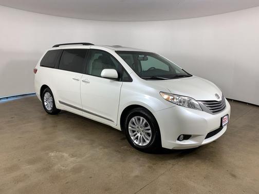 2017 Toyota Sienna XLE Premium