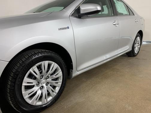 2014 Toyota Camry Hybrid LE