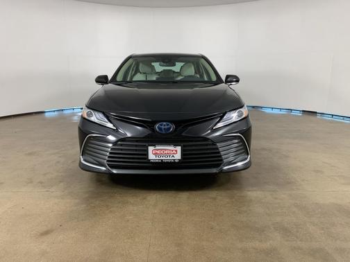 2022 Toyota Camry Hybrid XLE
