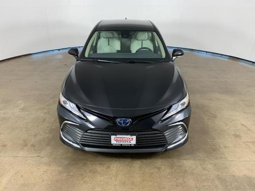 2022 Toyota Camry Hybrid XLE