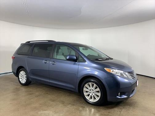 2016 Toyota Sienna XLE