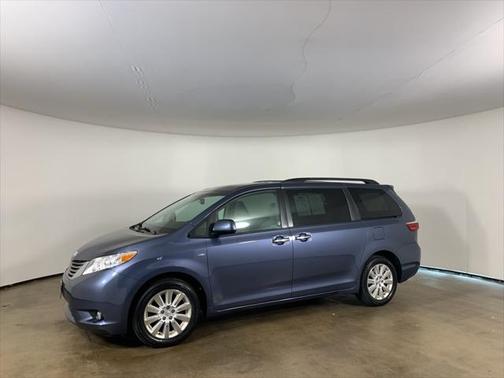 2016 Toyota Sienna XLE