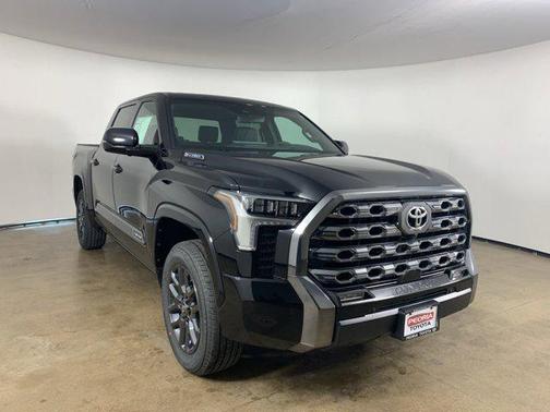 2025 Toyota Tundra Hybrid Platinum