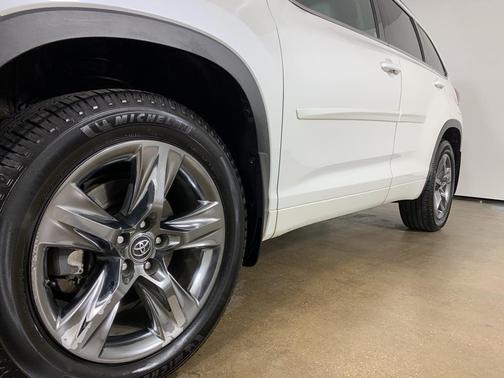 2017 Toyota Highlander Limited Platinum