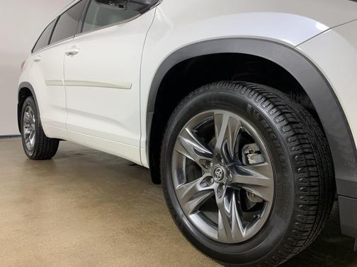2017 Toyota Highlander Limited Platinum
