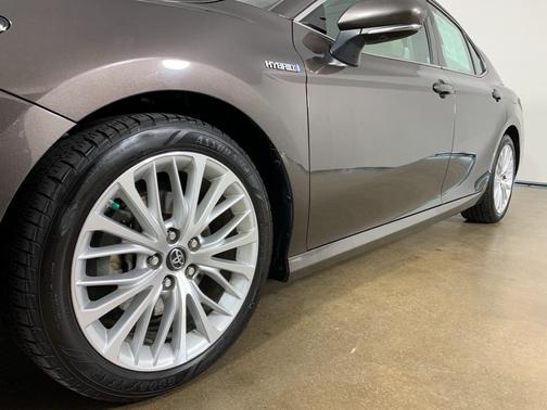 2018 Toyota Camry Hybrid XLE