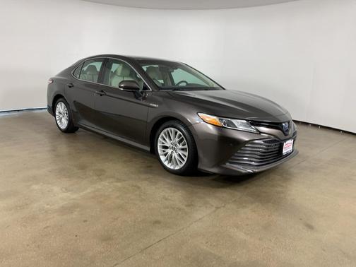 2018 Toyota Camry Hybrid XLE