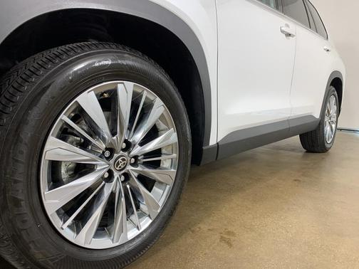 2024 Toyota Grand Highlander Platinum