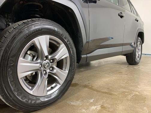 2025 Toyota RAV4 Hybrid SE