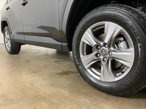 2025 Toyota RAV4 Hybrid SE