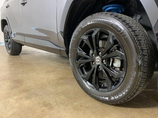 2022 Toyota RAV4 Hybrid SE