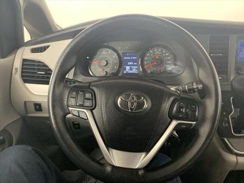 2017 Toyota Sienna LE