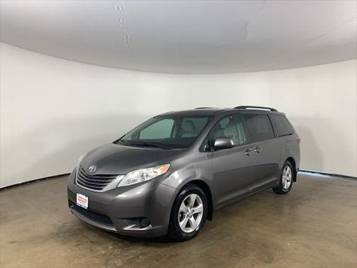 2017 Toyota Sienna LE