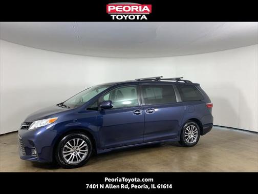2020 Toyota Sienna XLE