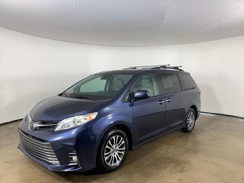 2020 Toyota Sienna XLE