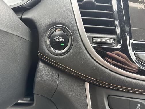 Mosaic Black Metallic 2019 Chevrolet Trax FWD 4dr LT