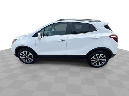 Summit White 2022 Buick Encore AWD 4dr Preferred