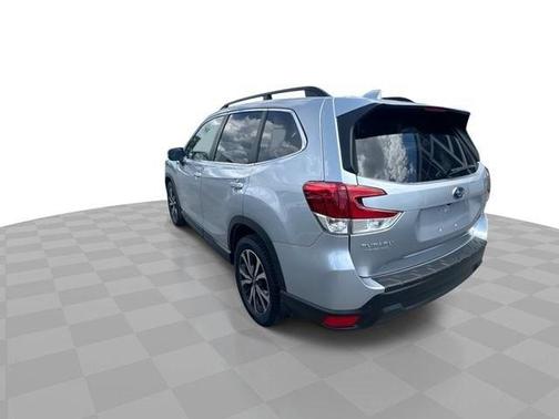 Ice Silver Metallic 2019 Subaru Forester 2.5i Limited