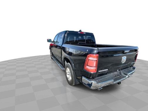 2022 RAM 1500 Laramie 4x4 Crew Cab 5'7" Box