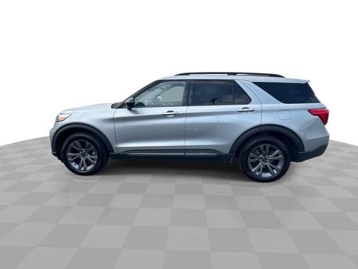 Iconic Silver Metallic 2023 Ford Explorer XLT 4WD