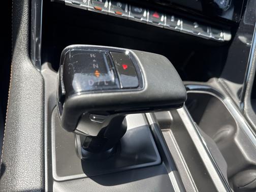 Dynamic Blue Metallic 2024 GMC Sierra 1500 4WD Crew Cab 147" AT4