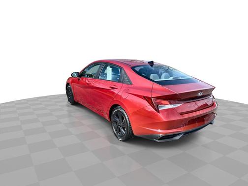 Scarlet Red Pearl 2022 Hyundai ELANTRA SEL IVT