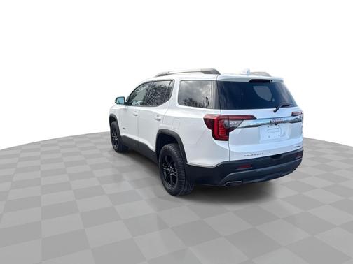 2023 GMC Acadia AWD AT4