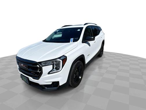 Summit White 2024 GMC Terrain AWD 4dr AT4