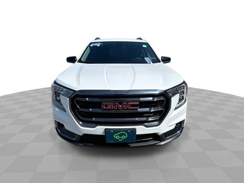 Summit White 2024 GMC Terrain AWD 4dr AT4