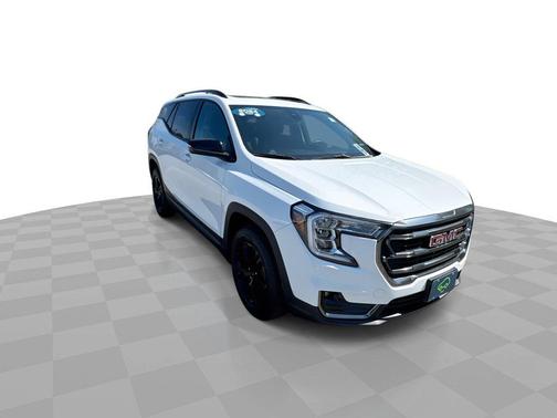 Summit White 2024 GMC Terrain AWD 4dr AT4