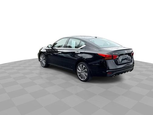 2025 Nissan Altima SL AWD