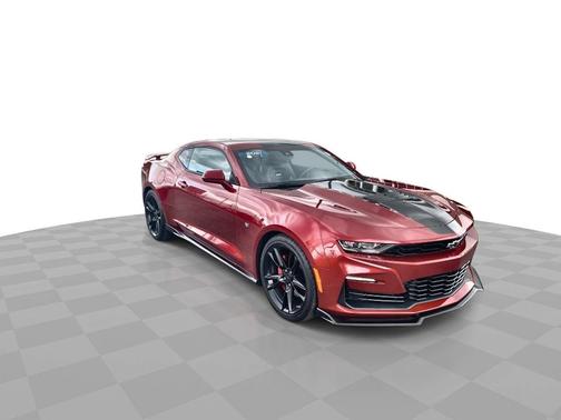Wild Cherry Tintcoat 2021 Chevrolet Camaro 2dr Cpe 2SS