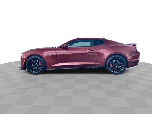 Wild Cherry Tintcoat 2021 Chevrolet Camaro 2dr Cpe 2SS