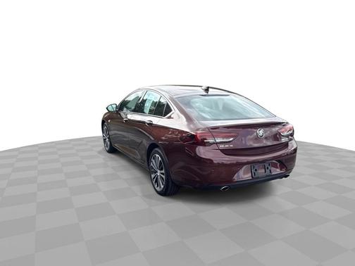 2018 Buick Regal Sportback Essence