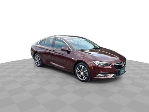 2018 Buick Regal Sportback Essence