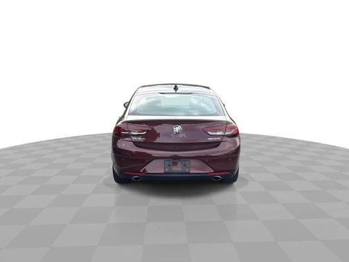 2018 Buick Regal Sportback Essence