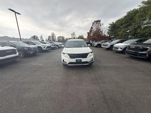 2023 Kia Carnival LX