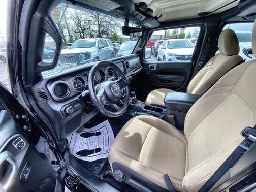 Black Clearcoat 2022 Jeep Wrangler Unlimited Willys 4x4
