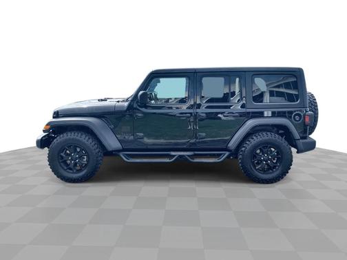 Black Clearcoat 2022 Jeep Wrangler Unlimited Willys 4x4