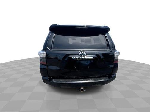 Midnight Black Metallic 2018 Toyota 4Runner SR5 4WD (Natl)