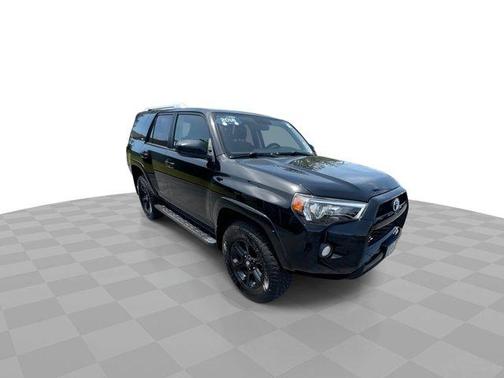 Midnight Black Metallic 2018 Toyota 4Runner SR5 4WD (Natl)
