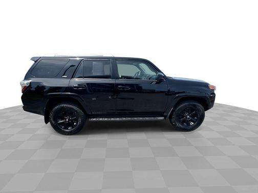 Midnight Black Metallic 2018 Toyota 4Runner SR5 4WD (Natl)