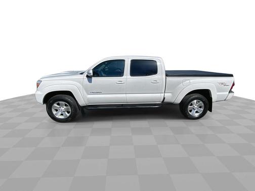 2013 Toyota Tacoma 2WD Double Cab LB V6 AT PreRunner (Natl)