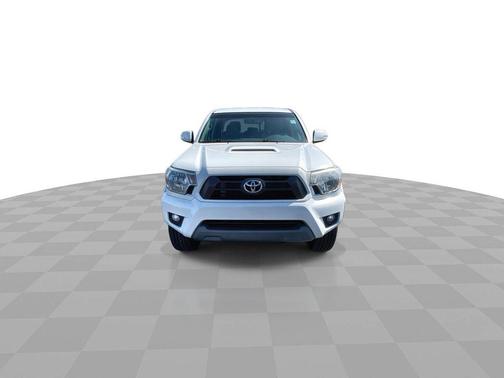Super White 2013 Toyota Tacoma 2WD Double Cab LB V6 AT PreRunner (Natl)