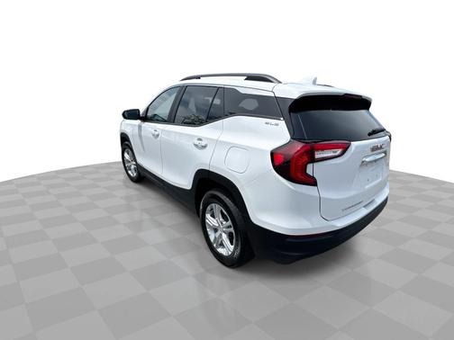 Summit White 2023 GMC Terrain FWD 4dr SLE