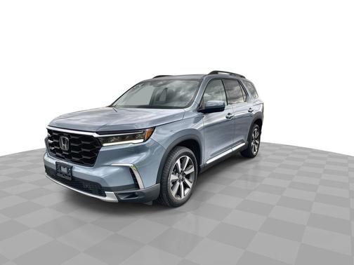 Sonic Gray Pearl 2023 Honda Pilot Touring AWD