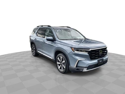 Sonic Gray Pearl 2023 Honda Pilot Touring AWD